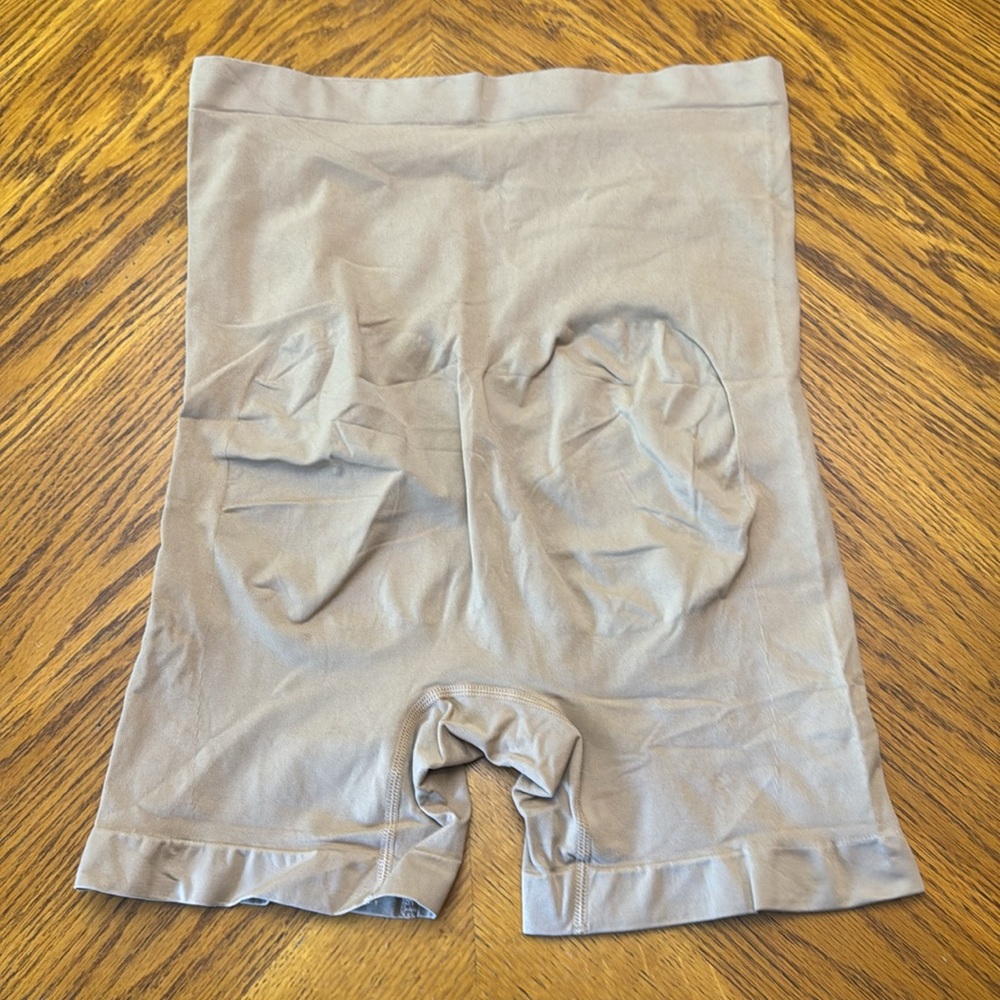 Shapewear Bike Shorts Maternity - Isabel Maternity by Ingrid & Isabel™ - Picture 5 of 10